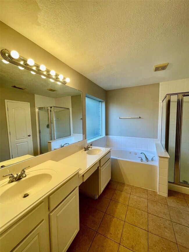 Building Photo - 16507 Shady Canyon Ct