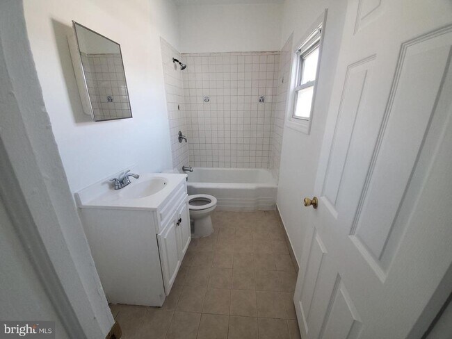 Building Photo - 41 Carpenter St