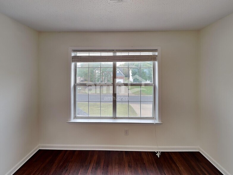 Building Photo - 11538 Laurel View Dr