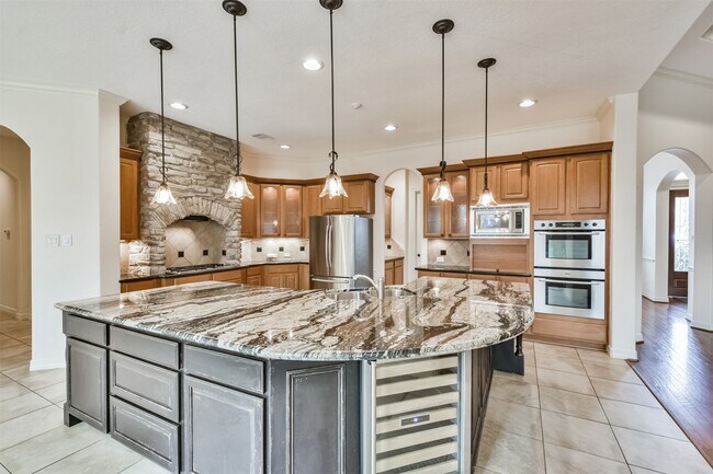 Building Photo - 2 Sagestone