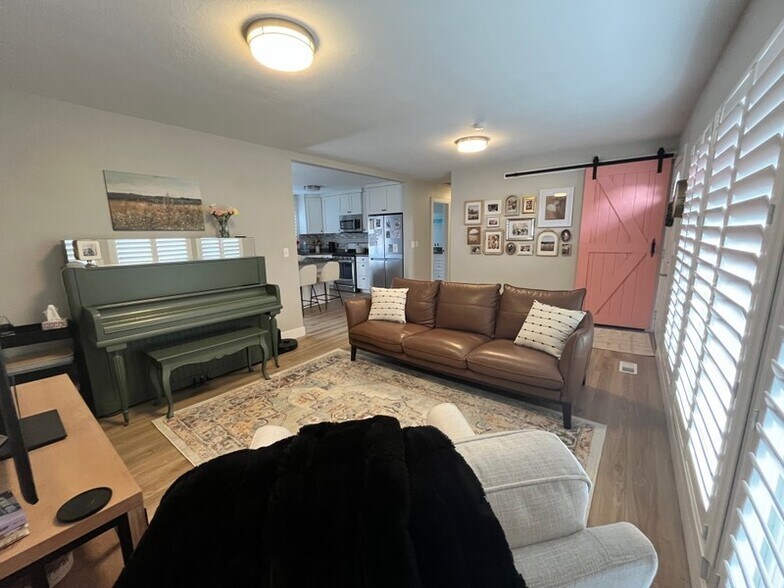 Building Photo - 1532 Merlin Way