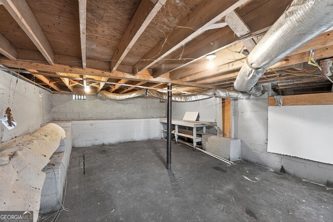 Building Photo - 1068 Rebel Forest Dr SE