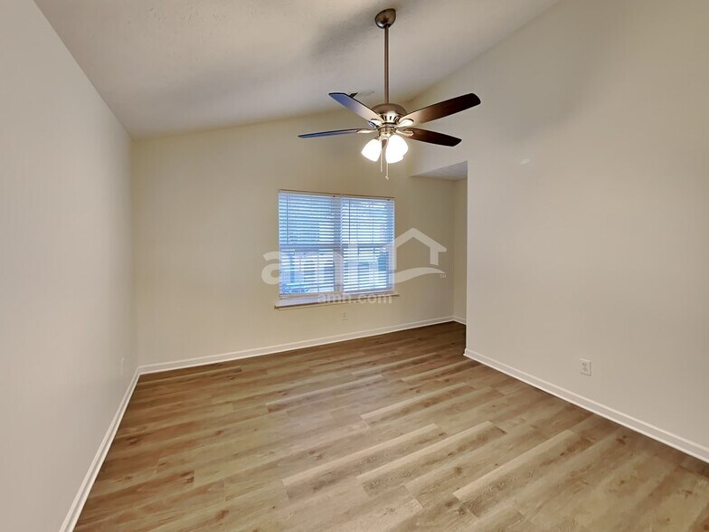 Building Photo - 135 Oak Grove Pl