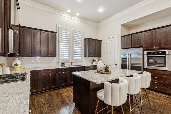 Building Photo - 2138 Aylesport Dr