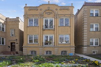 Building Photo - 5507 N Sawyer Ave