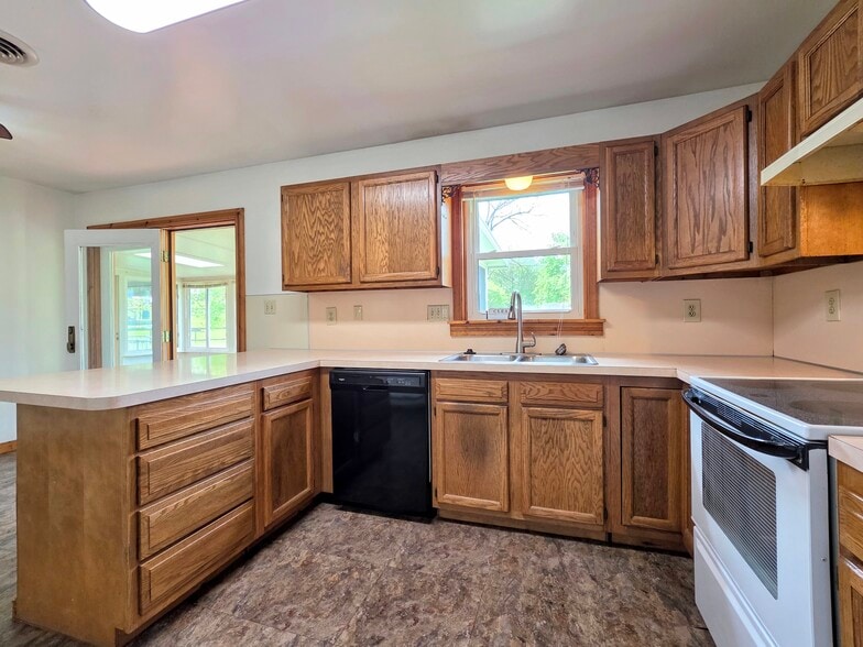 Building Photo - 909 Hannah Dr