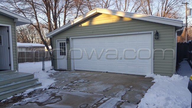 Building Photo - 1092 Eisenhower Rd