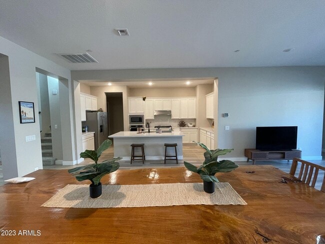 Building Photo - 14030 W Desert Flower Dr