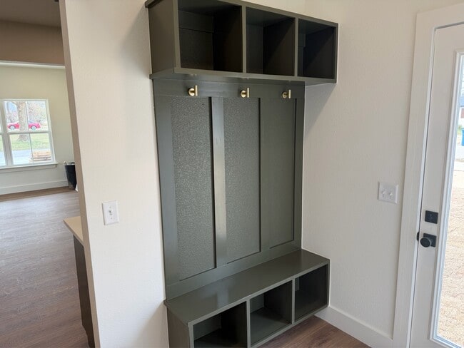 Building Photo - 408 2nd Ave SE