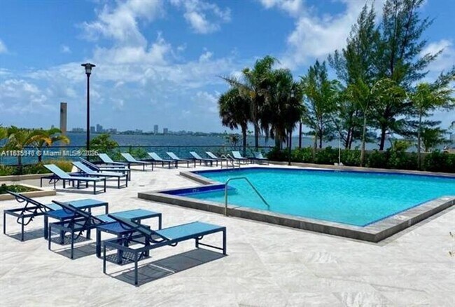 Building Photo - 11113 Biscayne Blvd