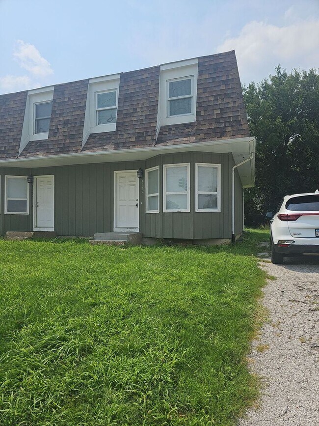 Primary Photo - 5710 N Division St