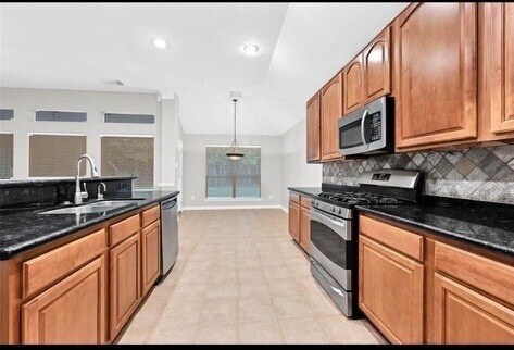 Building Photo - 14610 Southern Magnolia Cir
