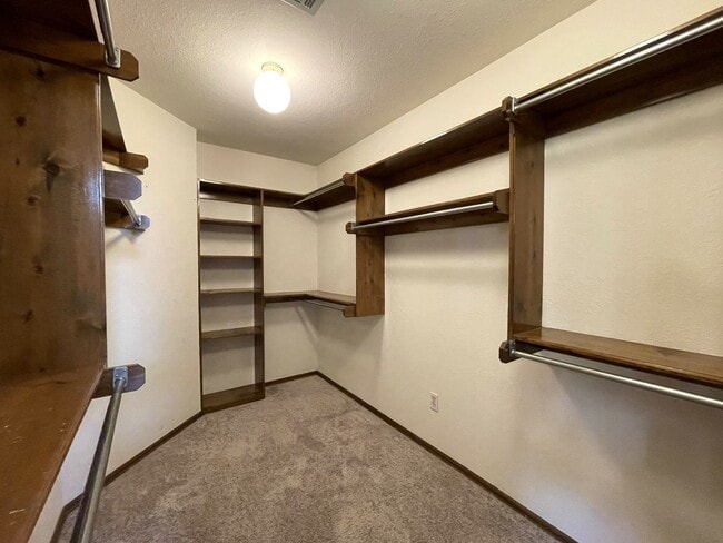 Building Photo - 12409 Hastings Rd