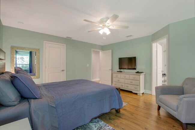 Building Photo - 9155 SE Athena St