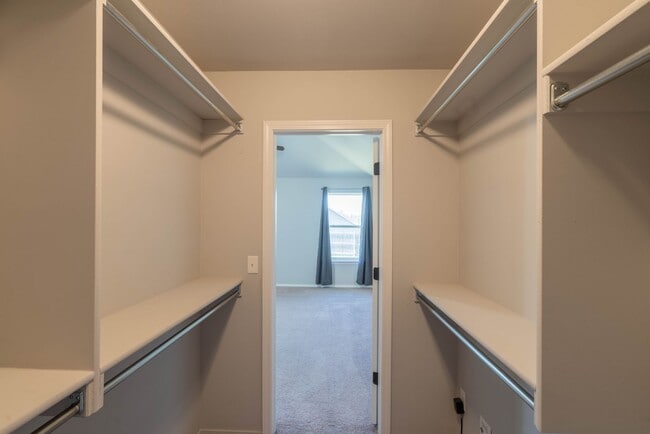 Building Photo - 3 Bed | 2 Bath in Broken Arrow!