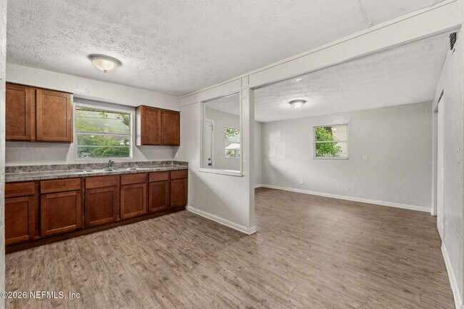 Building Photo - 744 Mackinaw St