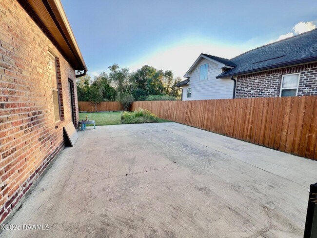 Building Photo - 411 Dunvegan Ct