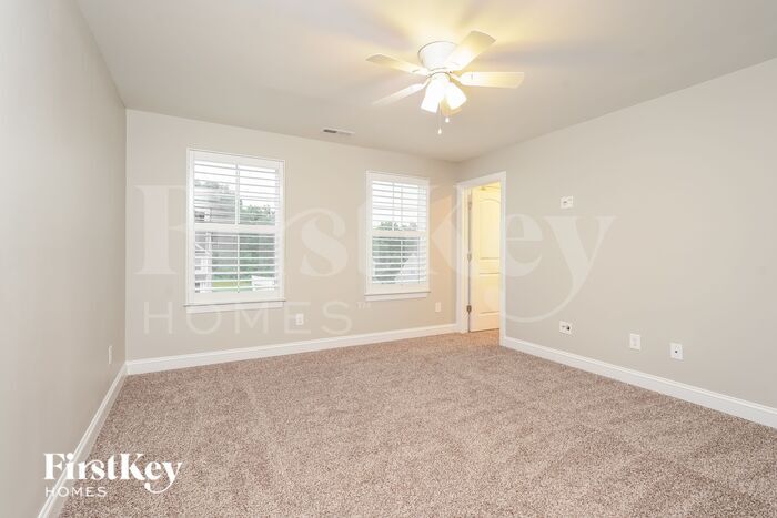 Building Photo - 5587 Siler St