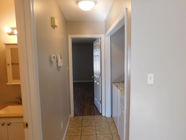 Building Photo - Nice Duplex in Havelock