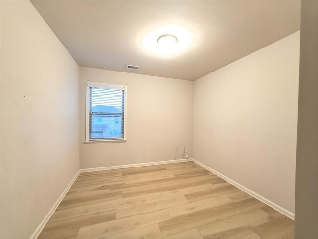 Building Photo - 3328 Hidden Valley Cir