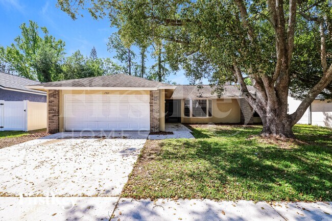 Building Photo - 1907 Landside Dr