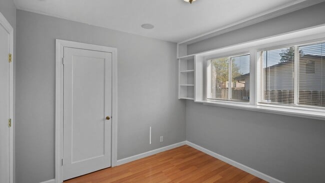 Building Photo - Centrally Located Sacramento Home