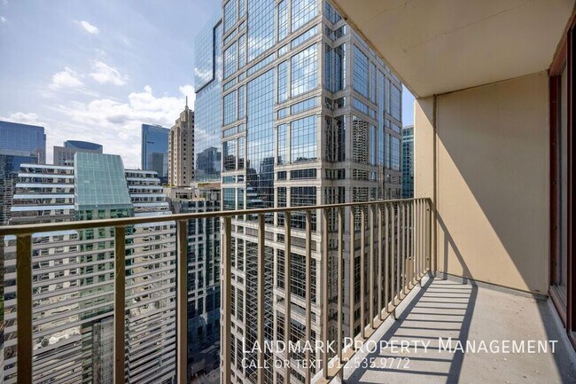 Building Photo - 200 N Dearborn St
