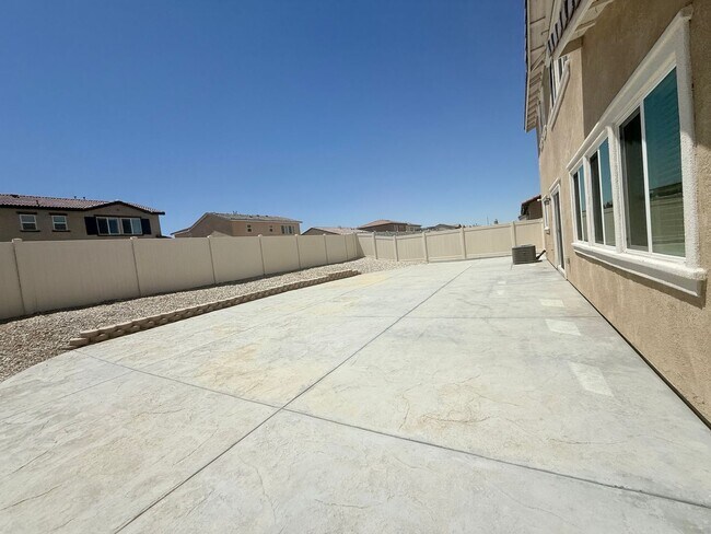 Building Photo - Beautiful Two Story Home, 3 Bedrooms, 2.5 Bathrooms, Solar Panels,