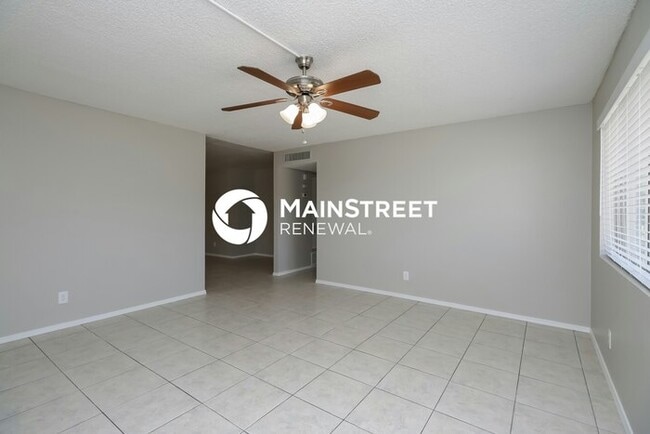 Building Photo - 4 Bedroom Pet-Friendly Home in Phoenix, AZ with Main Street Renewal