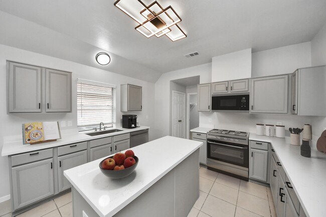 Building Photo - 16243 April Ridge Dr