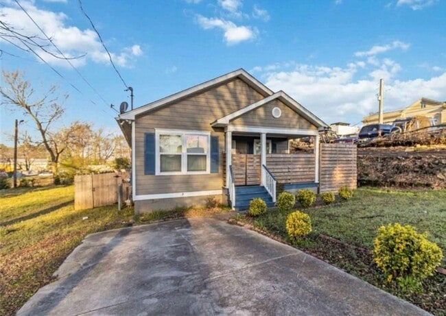Building Photo - 4bd/2ba Home Minutes From W. Midtown w/ Fu...