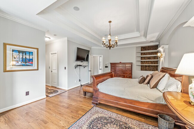 Building Photo - 405 Pondview Ct