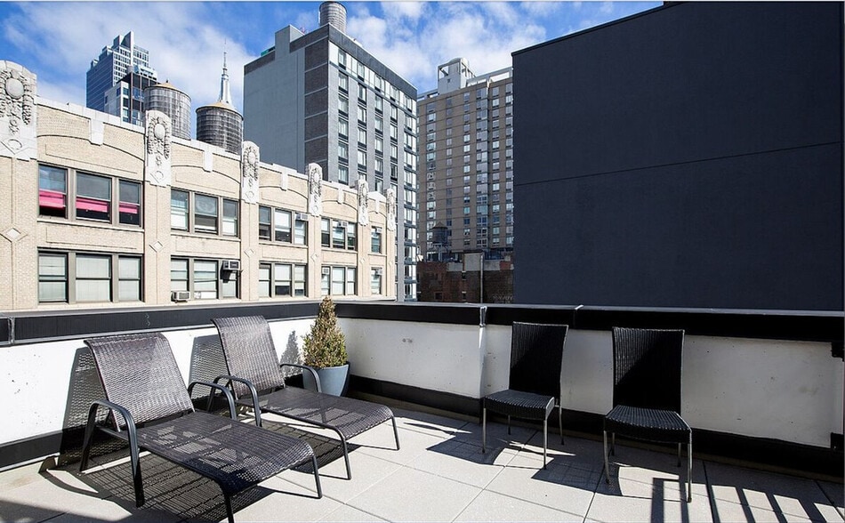 Building Photo - 119 W 24th St