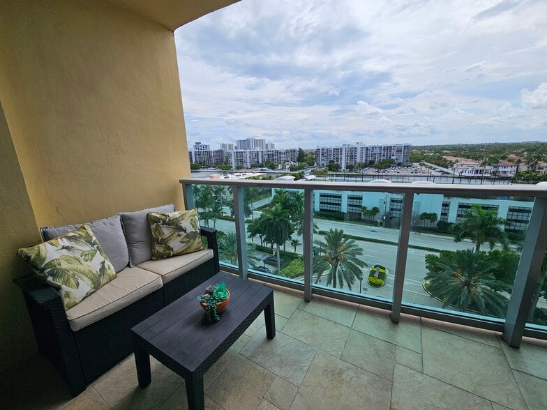 Building Photo - 2501 S Ocean Dr