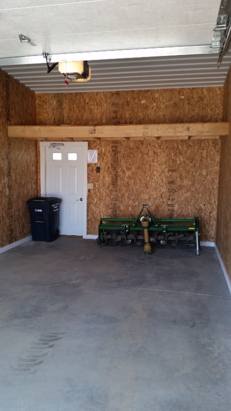 Building Photo - 245 Country Club Dr