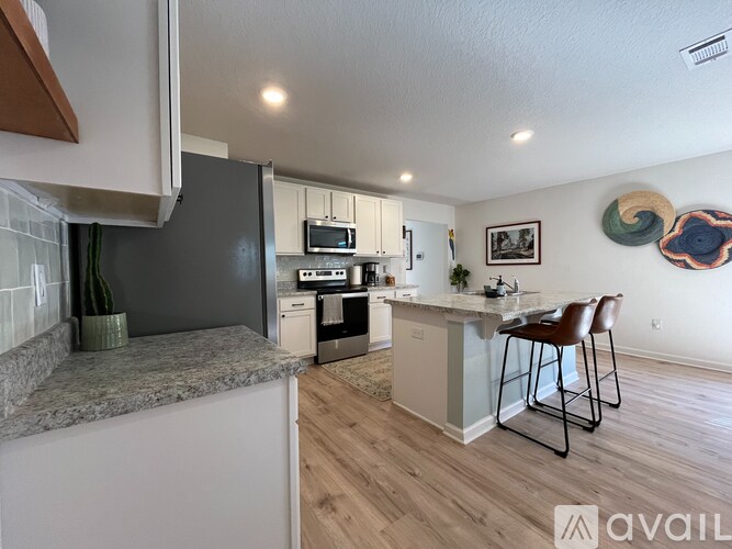 Building Photo - 5236 Peach Dr