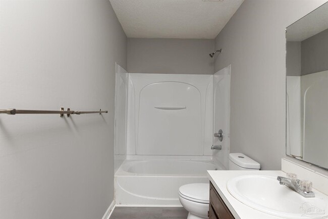 Building Photo - 5405 E Shore Dr