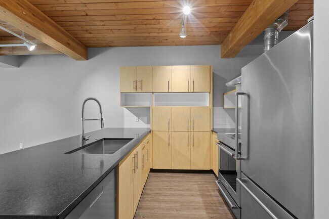 Building Photo - Modern Air Conditioned South Lake Union Loft