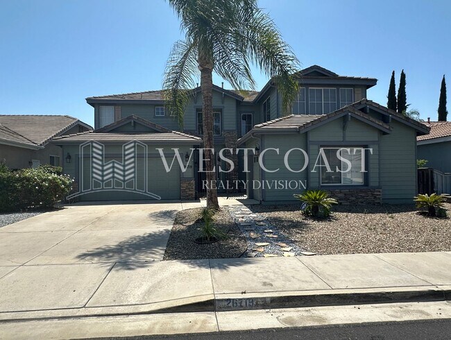 Primary Photo - Bright & Spacious 4-Bed Townhome in Prime ...