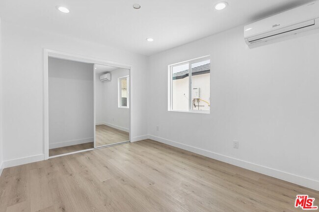 Building Photo - 1613 W 209th St