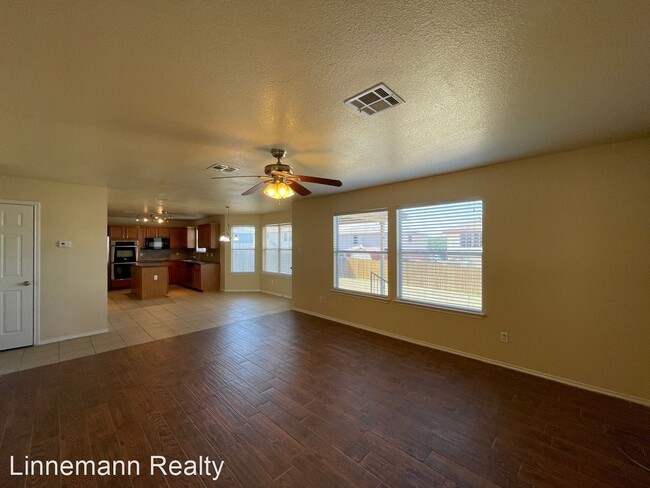 Building Photo - 3 br, 2.5 bath House - 4208 Cessnock Drive