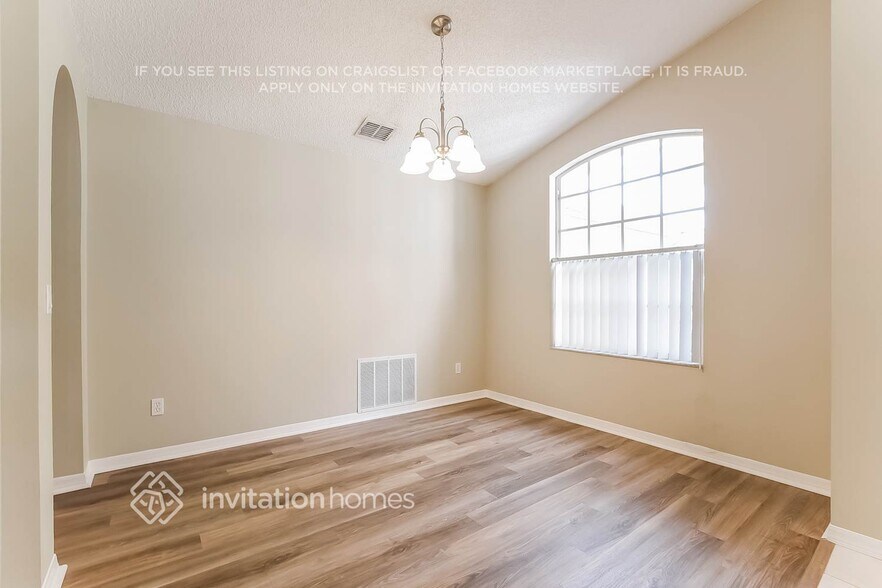 Building Photo - 1742 Florence Vista Blvd