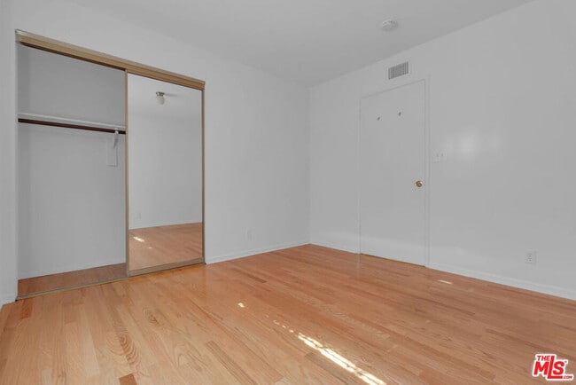 Building Photo - 152 S Kilkea Dr