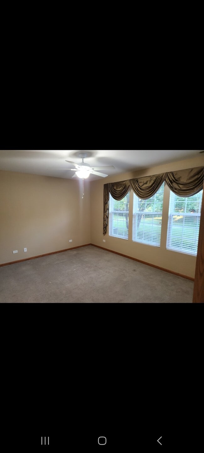 Building Photo - 1547 Millbrook Dr