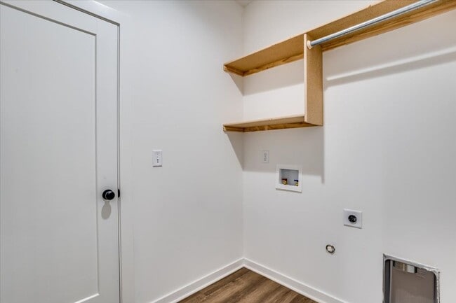 Building Photo - 15410 W Josephine Ct