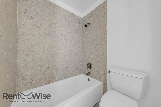 Building Photo - 963 Ridgeview Ct