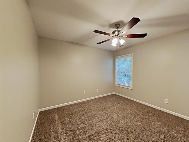 Building Photo - 2184 Longmont Dr