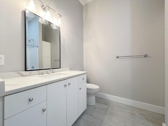 Building Photo - 80 Bridge St