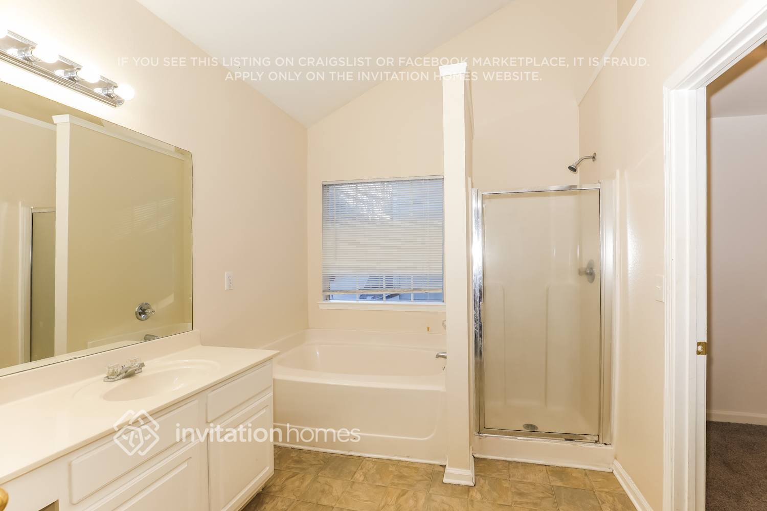 Building Photo - 4435 Ravenwood Dr