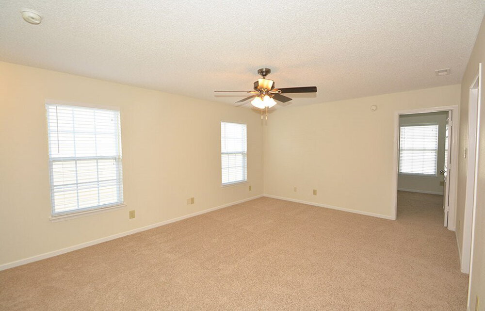 Building Photo - 15459 Border Dr